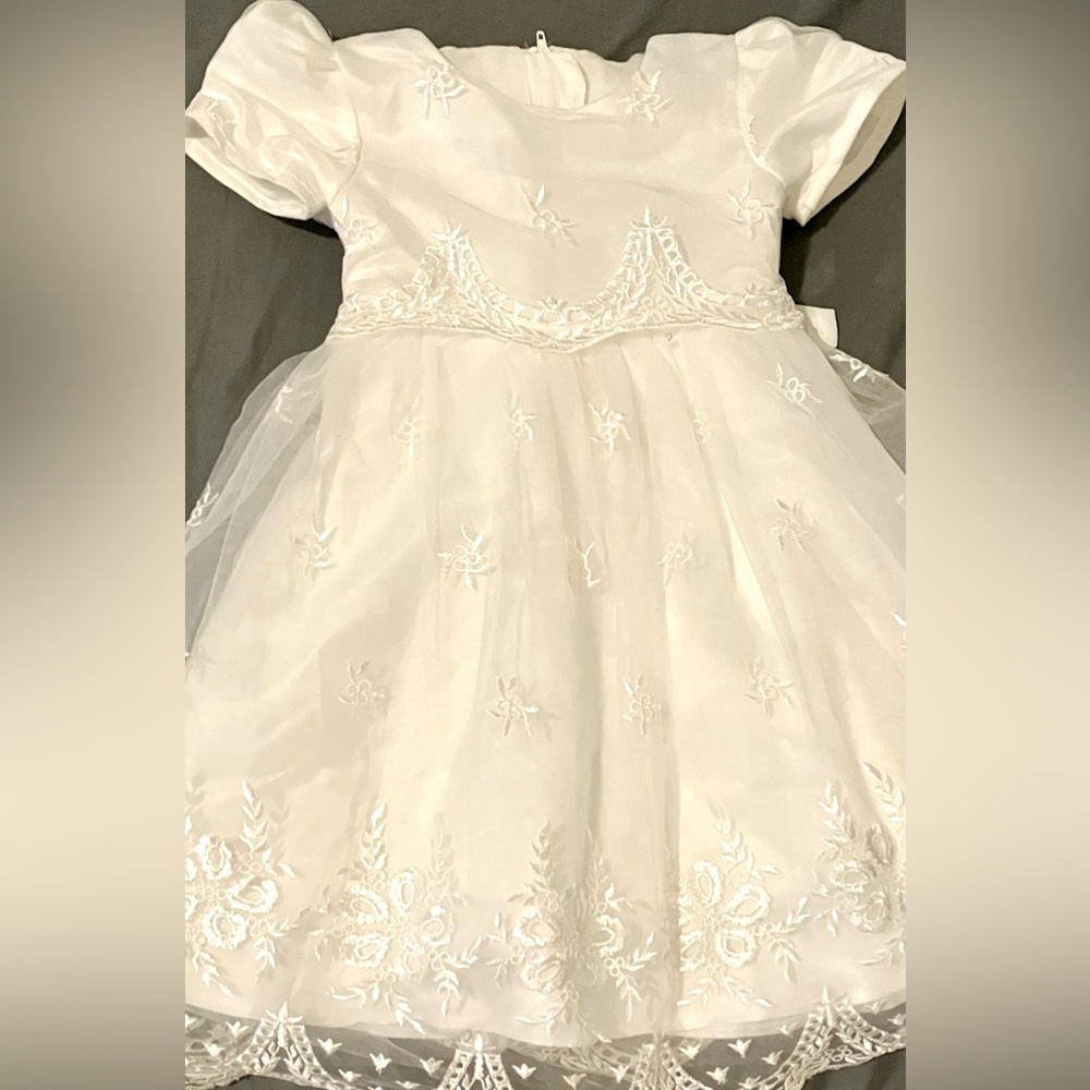 Baby Girl Baptismal Dress (3-6months size but my baby was 8 months)